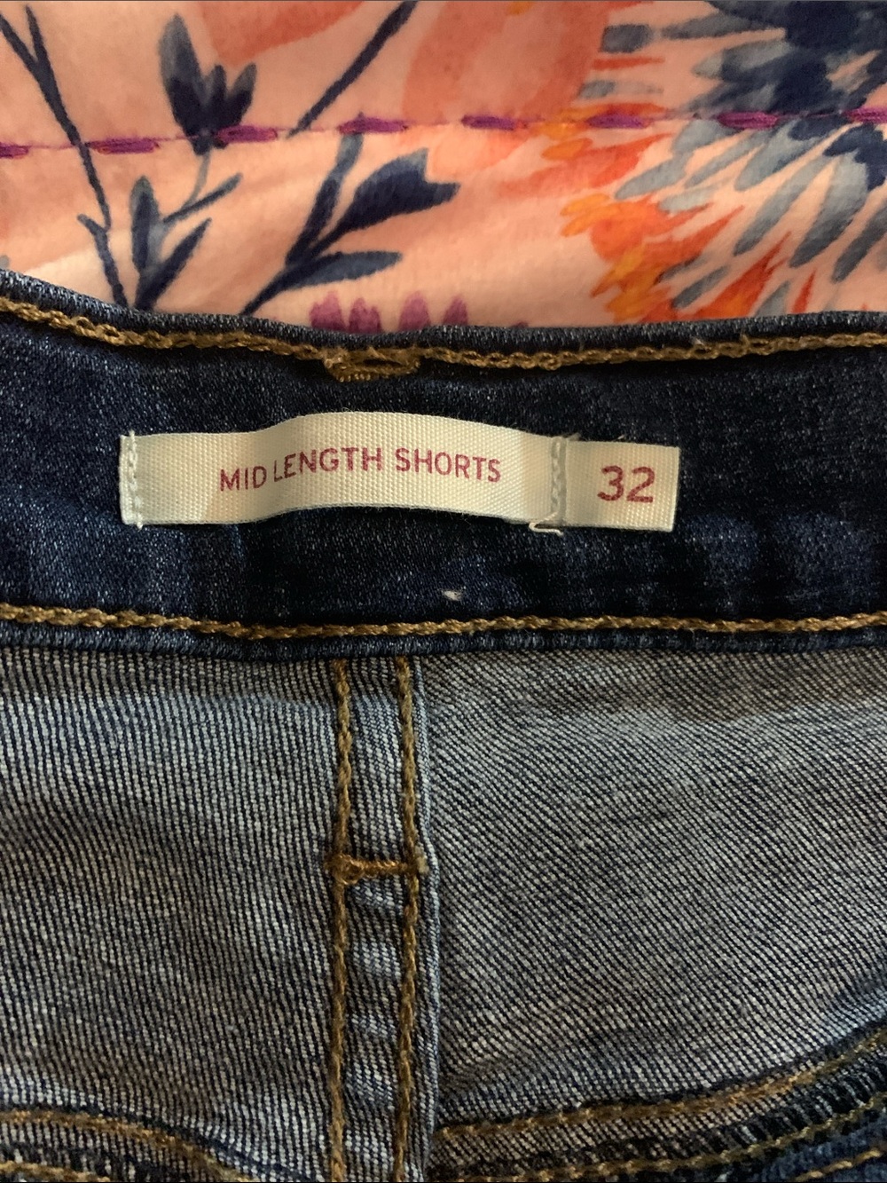 Levi’s - Picture 2 of 3